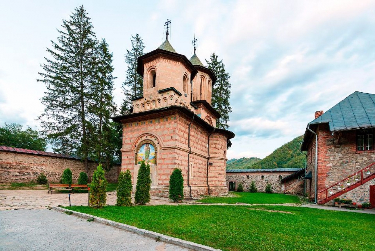 27 mai 2021 - Pelerinaj cu ocazia Sfantului Rusul la manastirile din Valcea